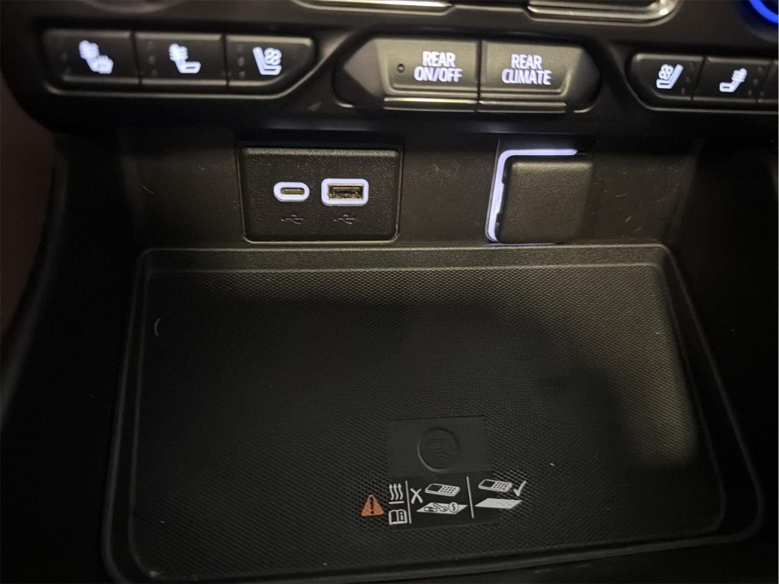 2022 Chevrolet Suburban Base