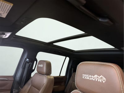 2022 Chevrolet Suburban Base