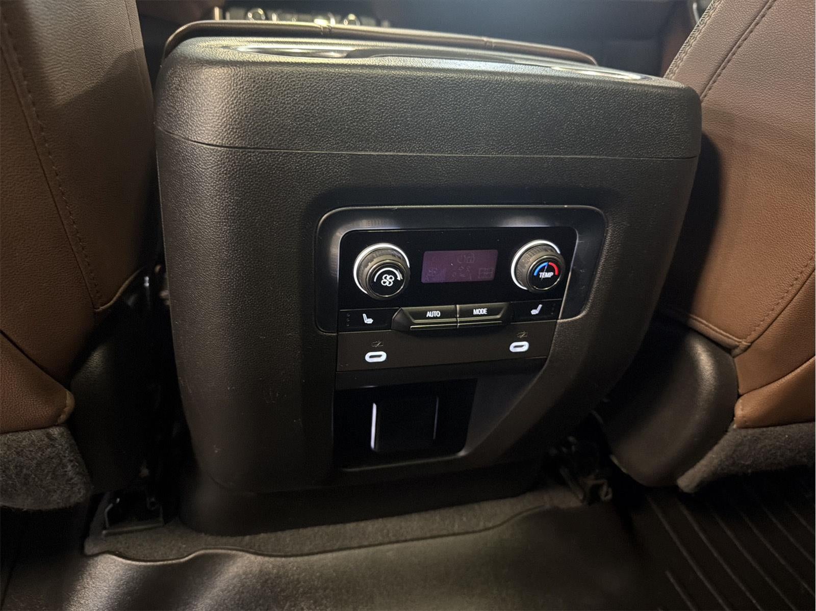2022 Chevrolet Suburban Base