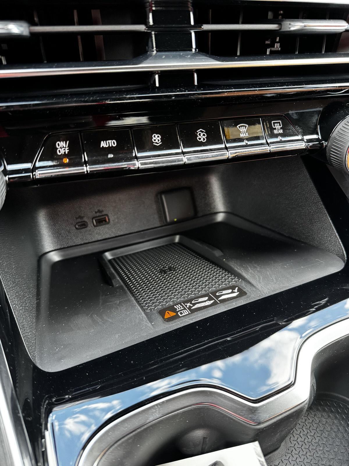 2027 Chevrolet Traverse Z71 - Photo 15