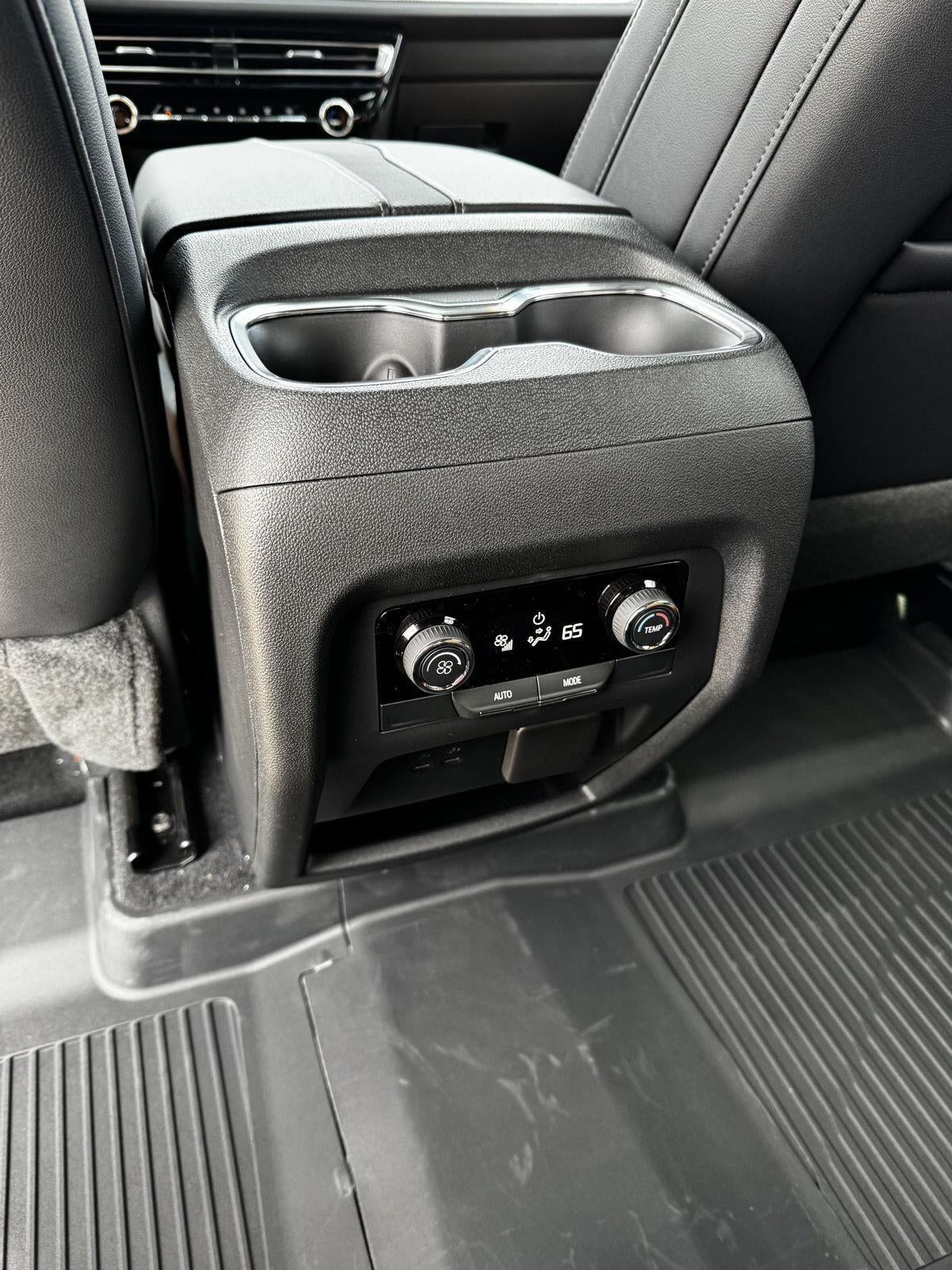 2027 Chevrolet Traverse Z71 - Photo 26