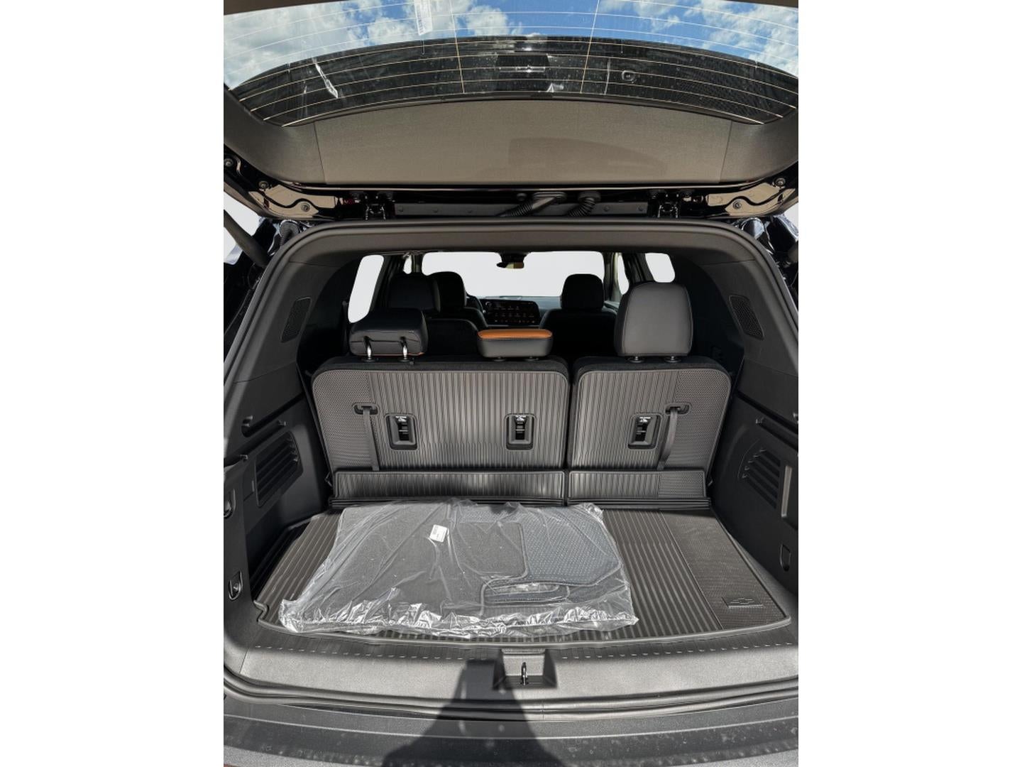 2027 Chevrolet Traverse Z71 - Photo 42