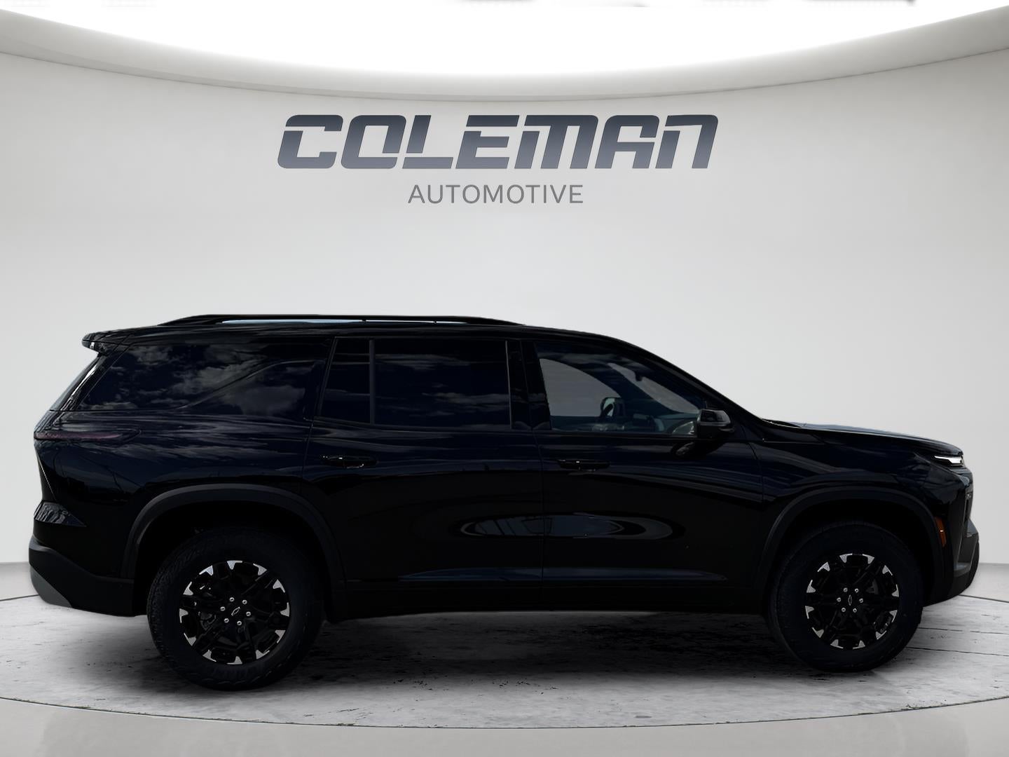 2027 Chevrolet Traverse Z71 - Photo 8