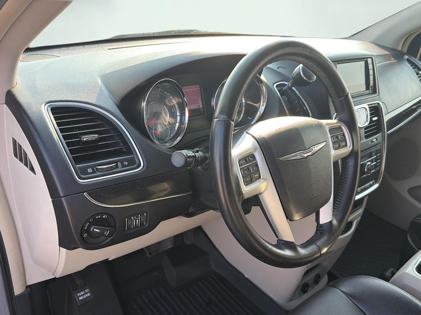 2014 Chrysler Town & Country Touring