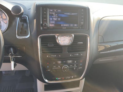 2014 Chrysler Town & Country Touring