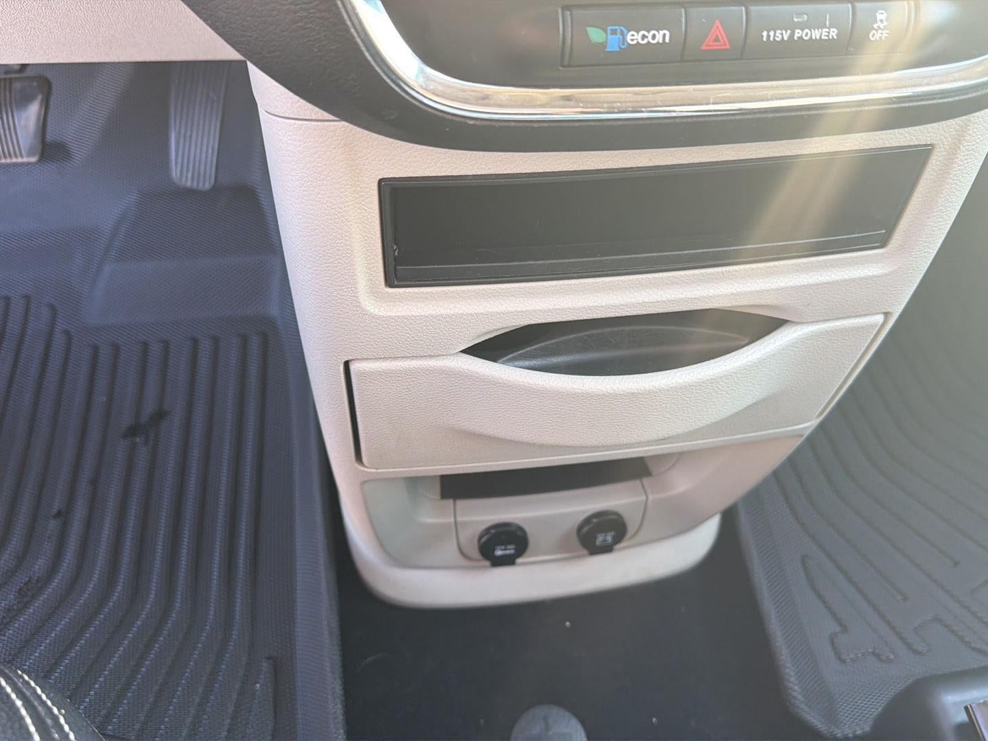 2014 Chrysler Town & Country Touring