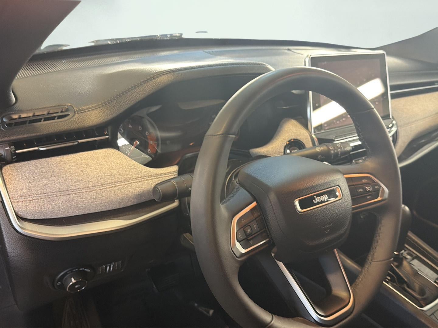 2023 Jeep Compass Latitude Lux