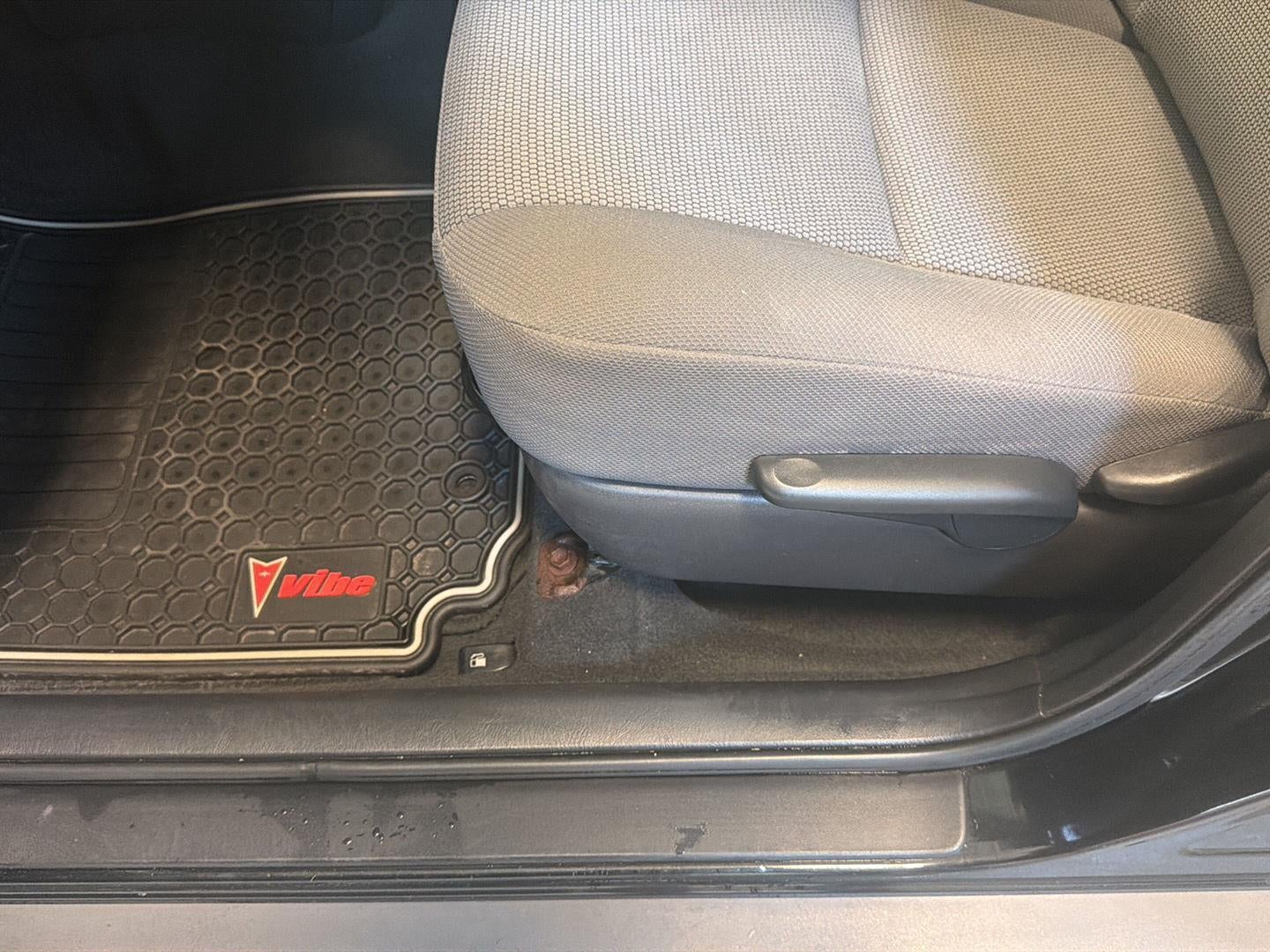 2007 Pontiac Vibe Base